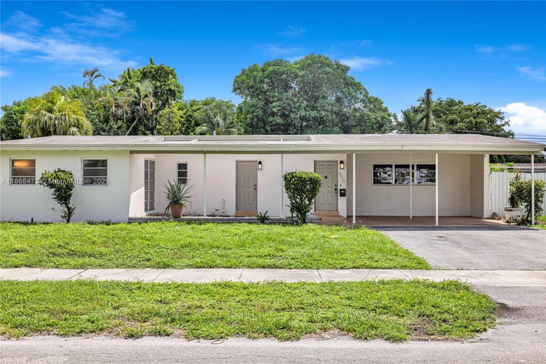 650 NE 178 St, Miami, Florida 33162