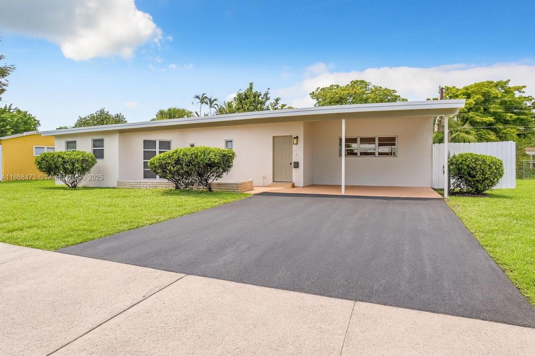 650 NE 178 St, Miami, Florida 33162