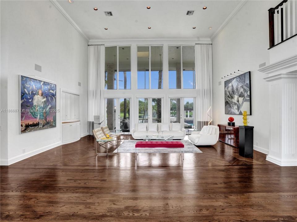 2950 Surrey Lane, Weston, Florida 33331