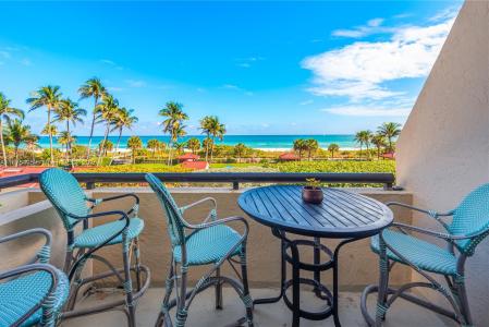 2555 Collins Ave 403, Miami Beach, Florida 33140, USA