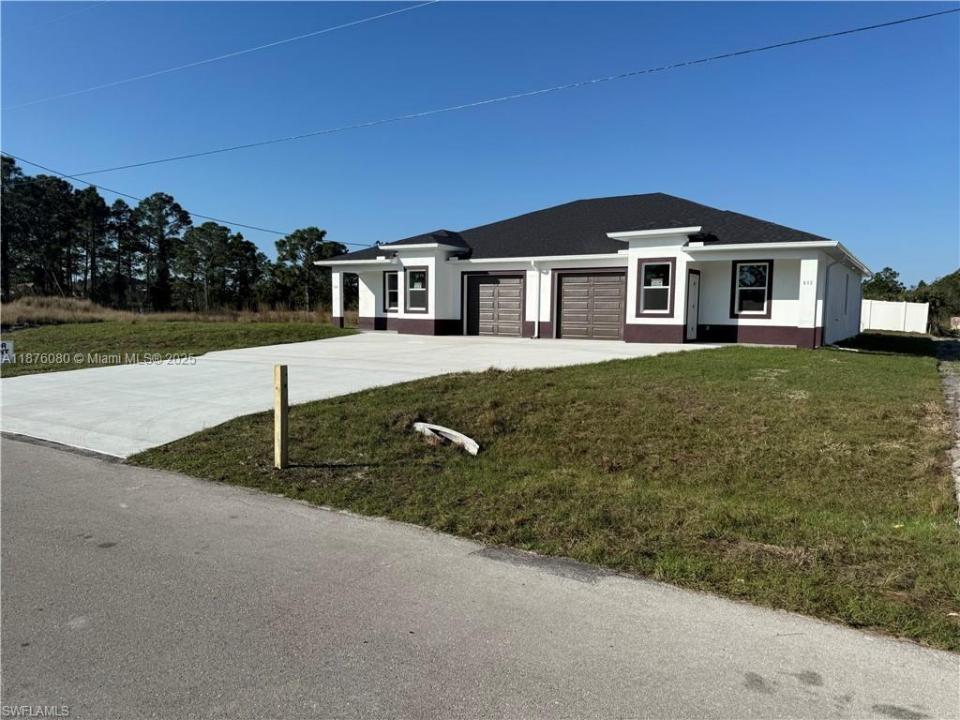 832 HOLMES AVE 832, Lehigh Acres, Florida 33974