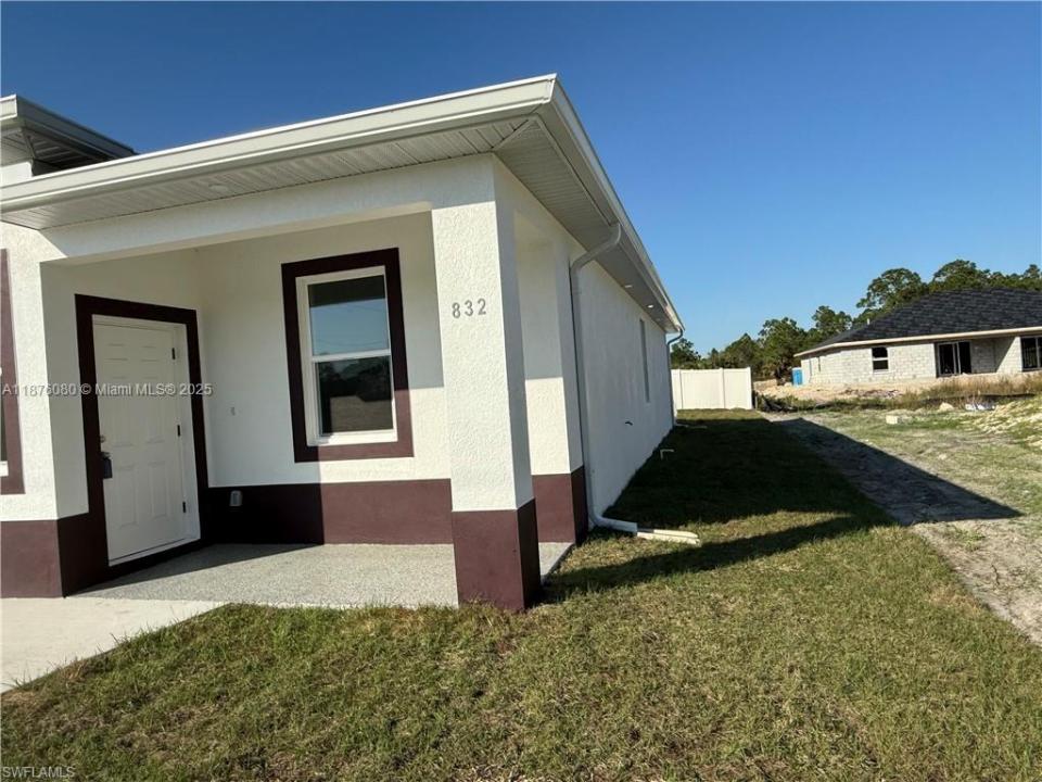 832 HOLMES AVE 832, Lehigh Acres, Florida 33974