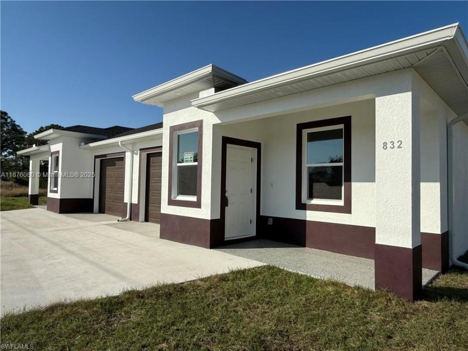 832 HOLMES AVE 832, Lehigh Acres, Florida 33974