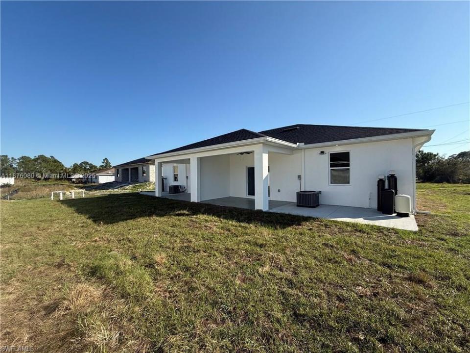 832 HOLMES AVE 832, Lehigh Acres, Florida 33974