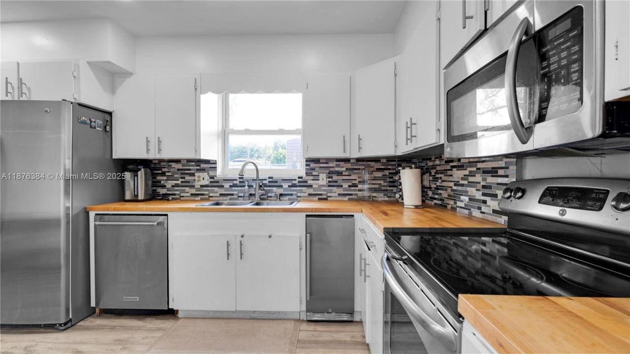 3349 W Park Rd, Hollywood, Florida 33021, USA