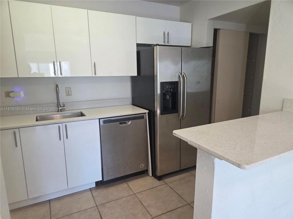 6900 N Kendall Dr A310, Pinecrest, Florida 33156, HOA KỲ