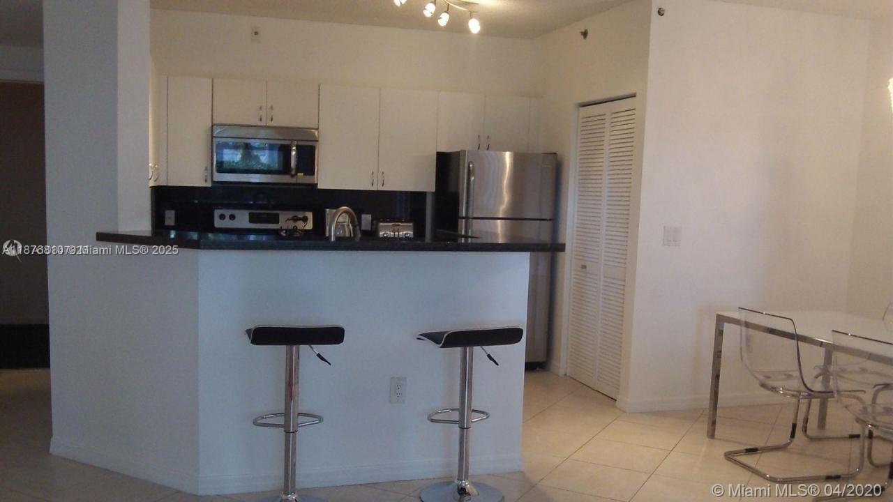 19501 E Country Club Dr 104, Aventura, Floride 33180, États-Unis