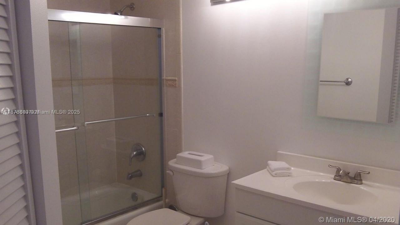 19501 E Country Club Dr 104, Aventura, Floride 33180, États-Unis