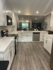 4136 Pine Ridge Ln, Weston, Florida 33331, USA