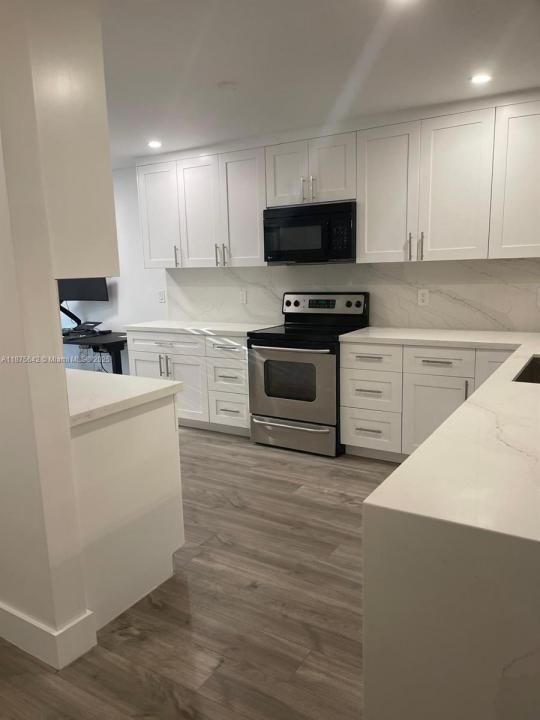 4136 Pine Ridge Ln, Weston, Florida 33331