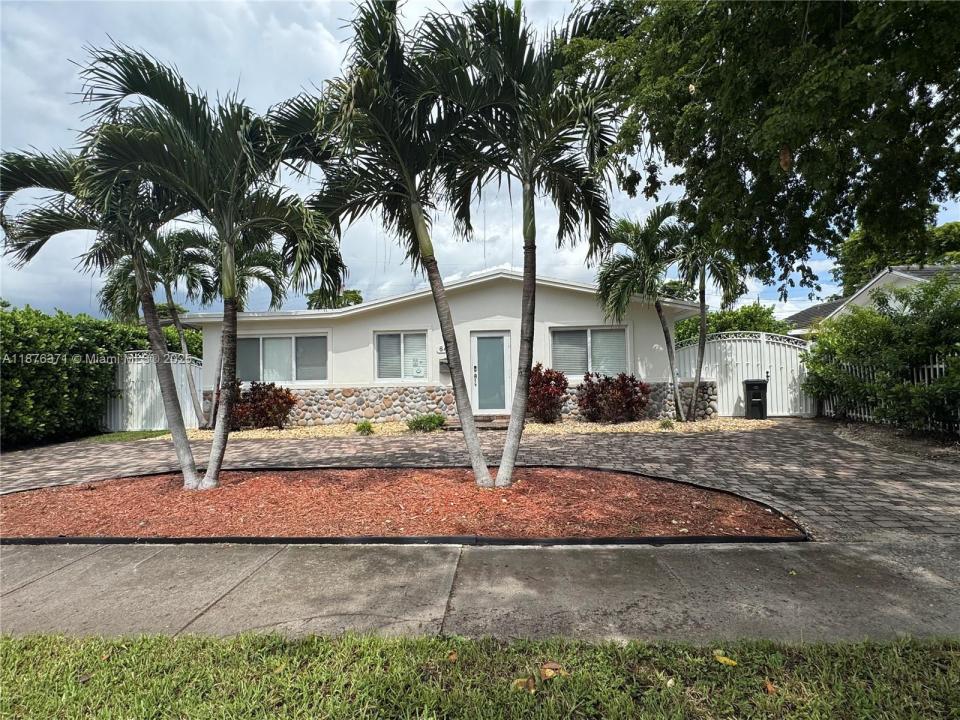 6411 SW 22nd St, West Miami, Floryda 33155, USA