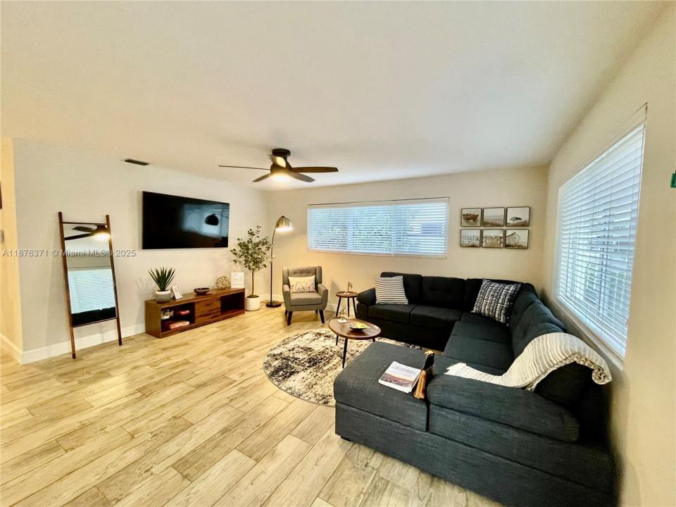 6411 SW 22nd St, West Miami, Floryda 33155, USA