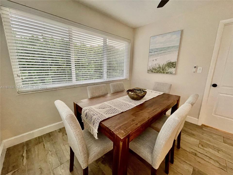 6411 SW 22nd St, West Miami, Floryda 33155, USA