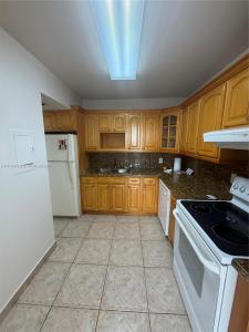 2025 NE 164th St 806, North Miami Beach, Florida 33162, USA