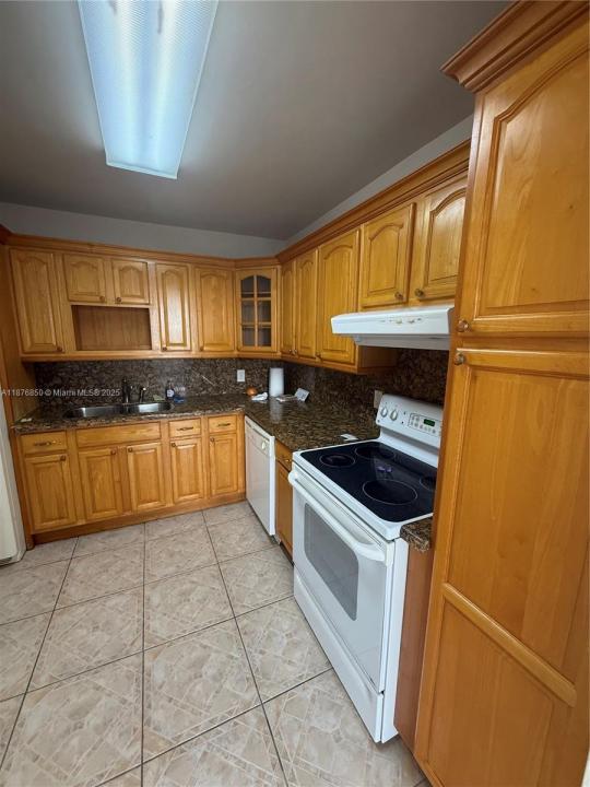 2025 NE 164th St 806, North Miami Beach, Flórida 33162, Estados Unidos