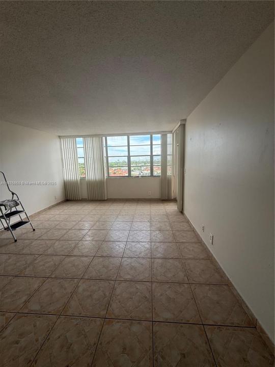 2025 NE 164th St 806, North Miami Beach, Flórida 33162, Estados Unidos