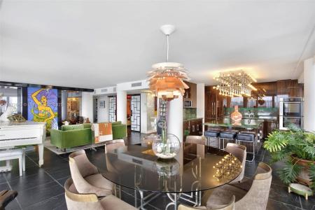 900 Bay Dr 702/704, Miami Beach, Florida 33141, USA