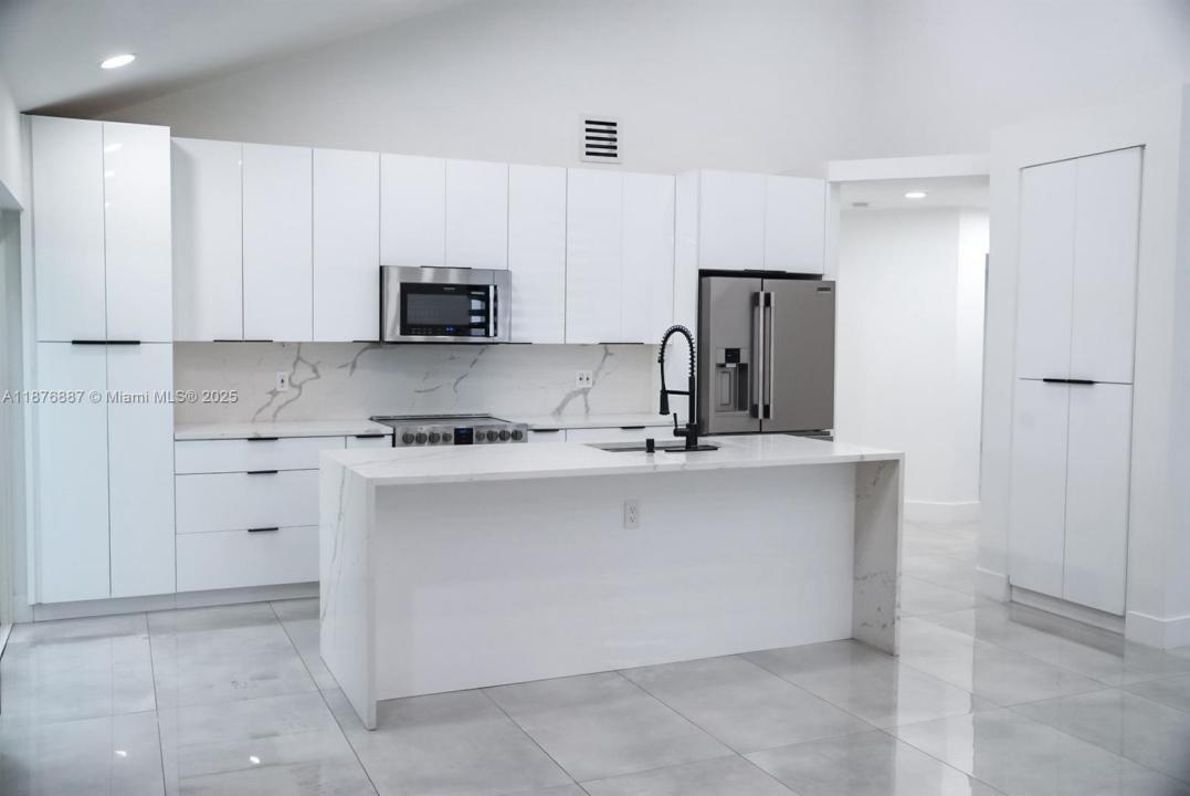 2523 Bogota Ave, Cooper City, Florida 33026