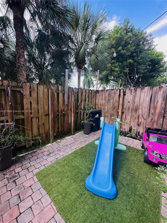 9041 SW 227th St 2, Cutler Bay, Florida 33190