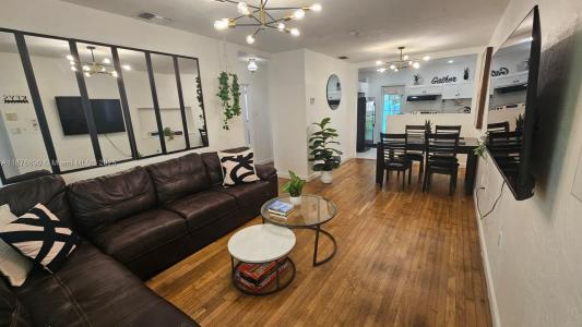 1836 Roosevelt St, Hollywood, Florida 33020, USA