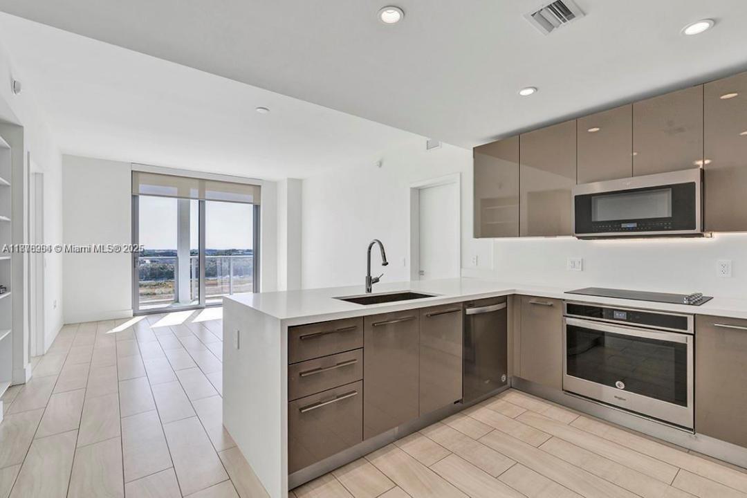2000 Metropica Way 907, Sunrise, Floride 33323, États-Unis