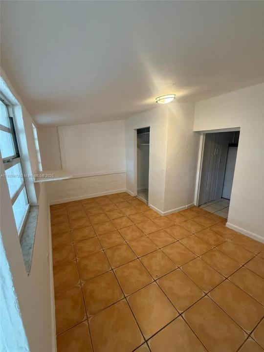 1340 Peri St D, Opa-Locka, Flórida 33054, Estados Unidos