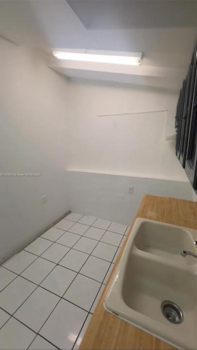1340 Peri St D, Opa-Locka, Flórida 33054, Estados Unidos