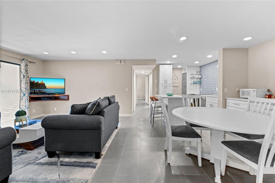 812 Sky Pine Way C2, Green Acres, 플로리다 33415, 미국