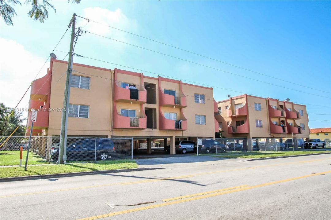 3675 W 11th Ave 203, Hialeah, Florida 33012