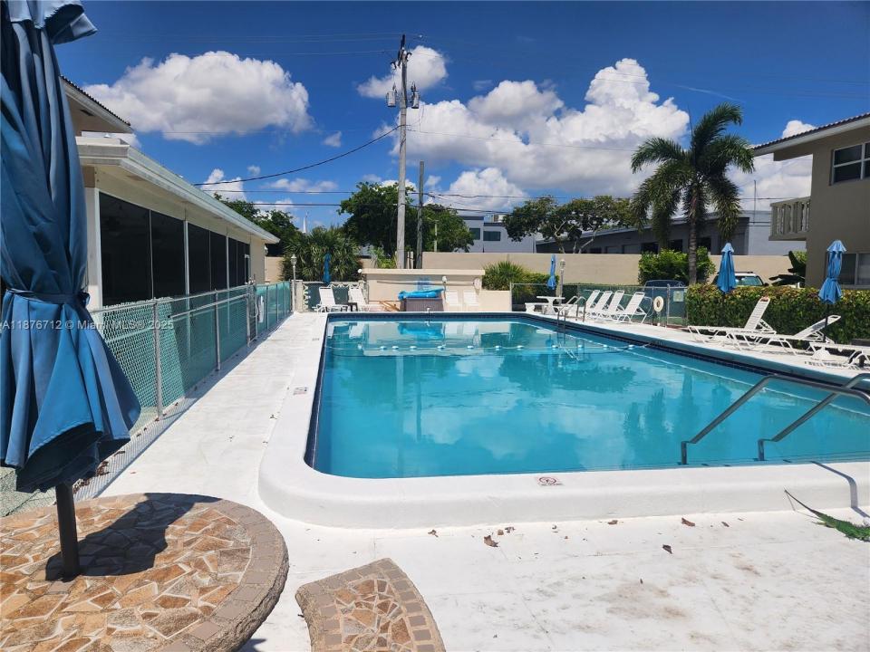 2111 NE 42nd Ct 1, Lighthouse Point, Florida 33064, Stati Uniti