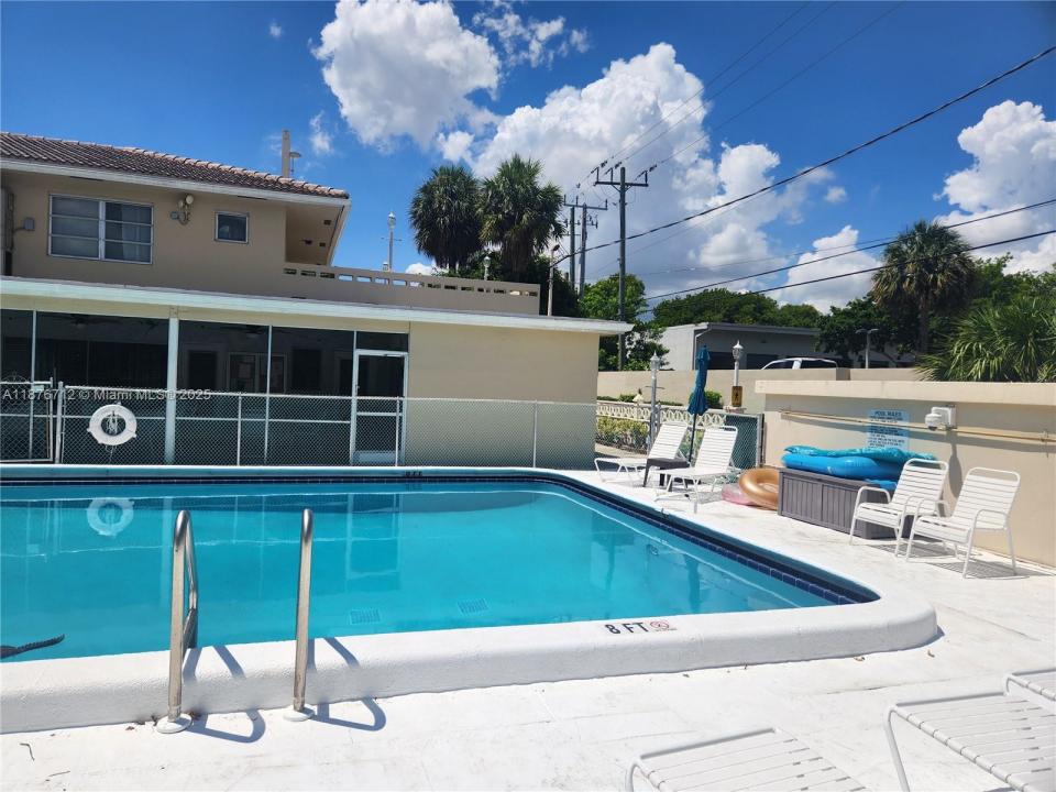 2111 NE 42nd Ct 1, Lighthouse Point, Florida 33064, Stati Uniti