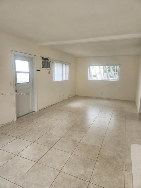 2111 NE 42nd Ct 1, Lighthouse Point, Florida 33064, Stati Uniti