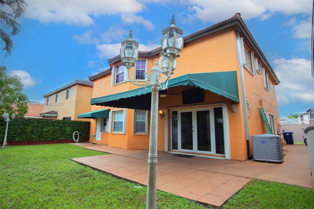 19921 NW 86th Ave, Hialeah, Florida 33015, Estados Unidos