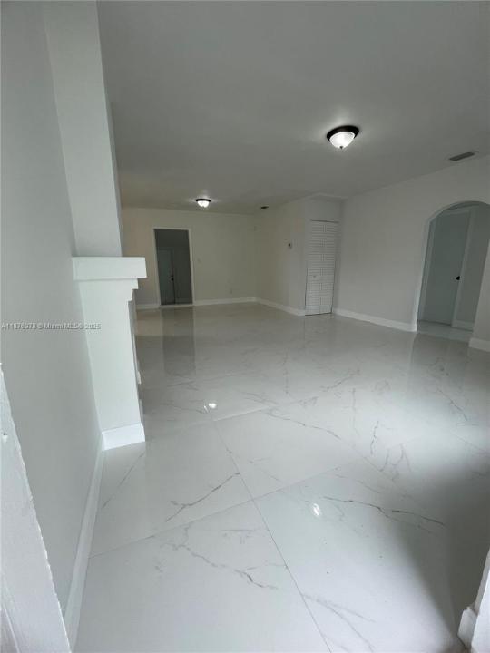 7631 NW 4th Ave, Miami, Florida 33150, Stati Uniti