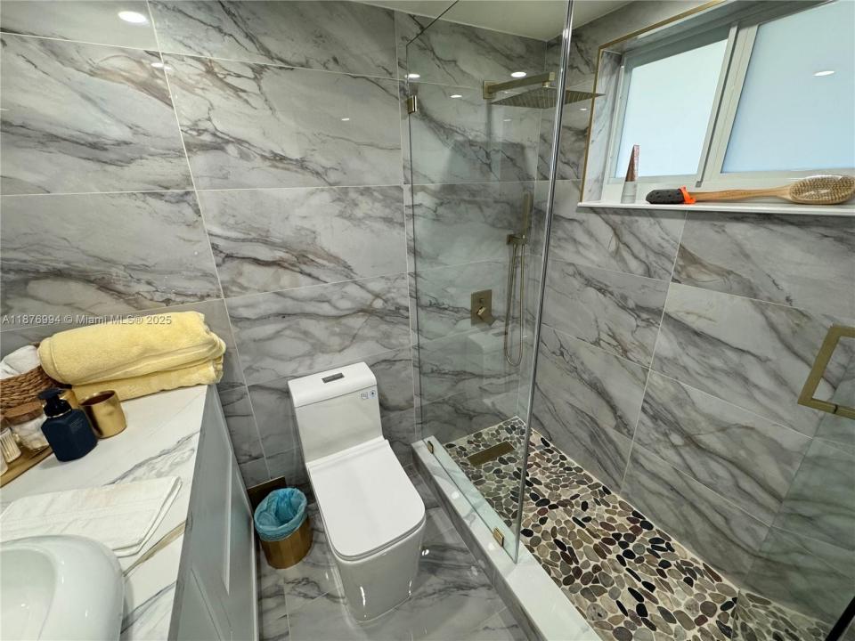 7904 West Dr 903, North Bay Village, Florida 33141, Estados Unidos