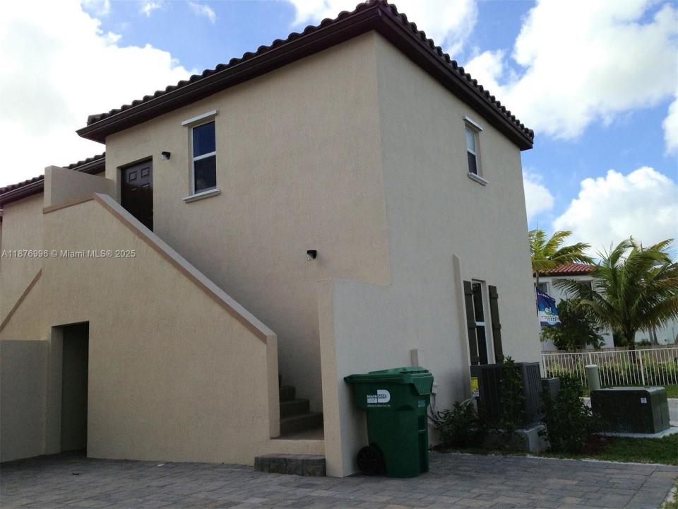 Miami, Florida 33196