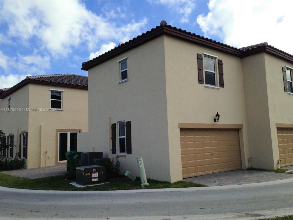 Miami, Florida 33196