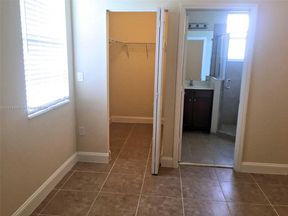 Miami, Florida 33196