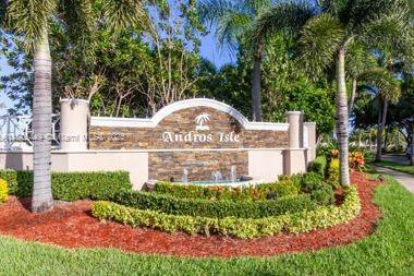 8525 Pine Cay, West Palm Beach, Florida 33411, USA