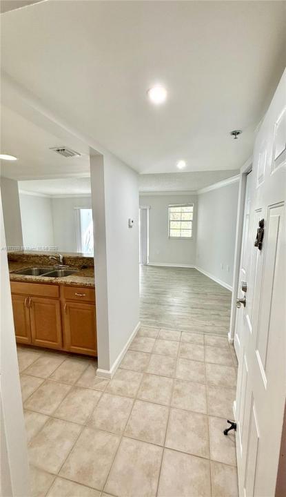 2855 W Commercial Blvd 213, Fort Lauderdale, Florida 33309