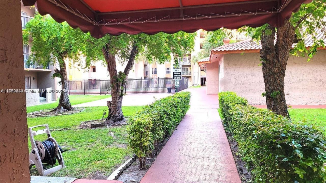 5201 NW 7th St 609W, Miami, Flórida 33126, Estados Unidos