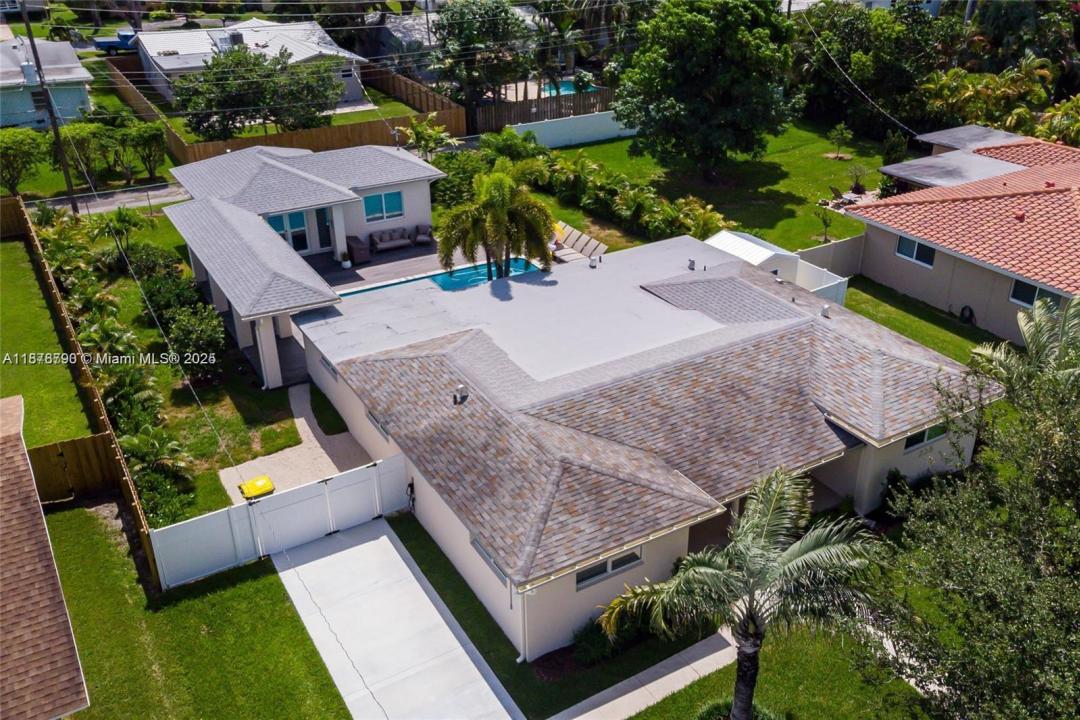 235 SE 6th St, Dania Beach, Florida 33004