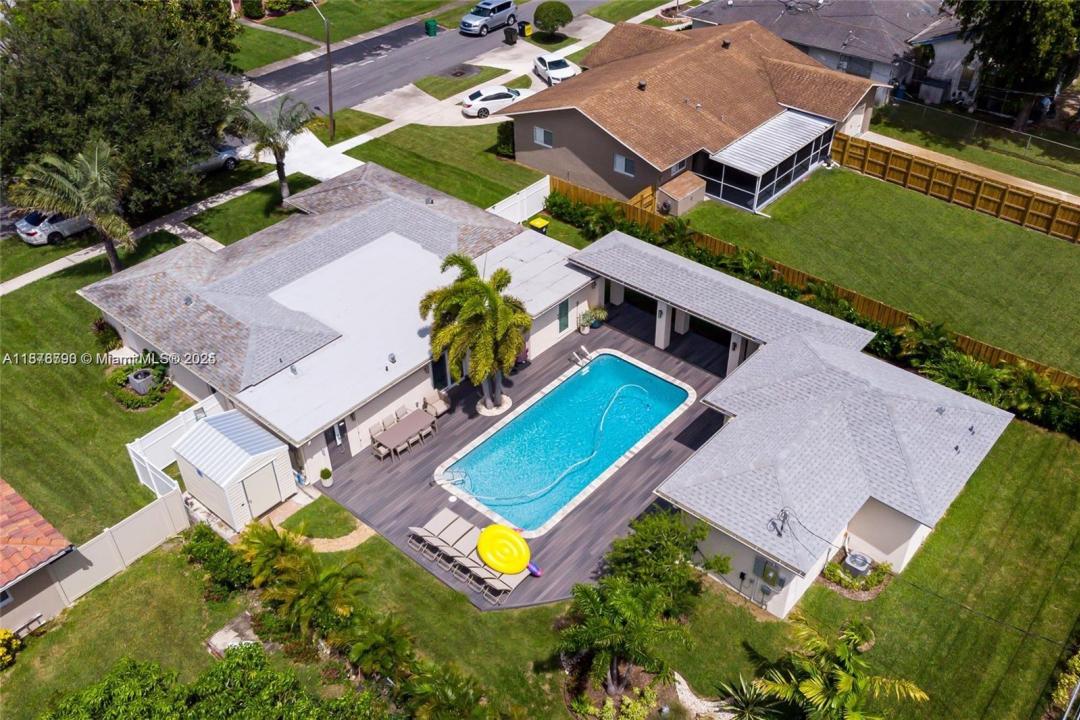 235 SE 6th St, Dania Beach, Florida 33004