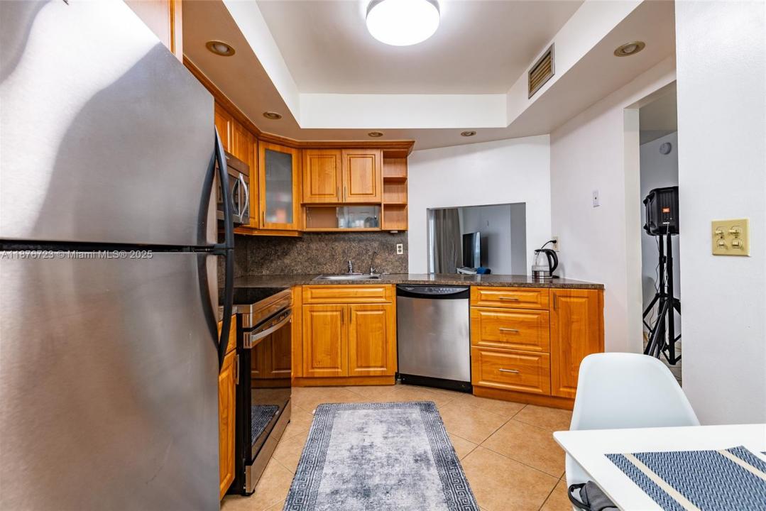 1750 NE 191st St 708-2, Miami, 佛罗里达州 33179, 美国