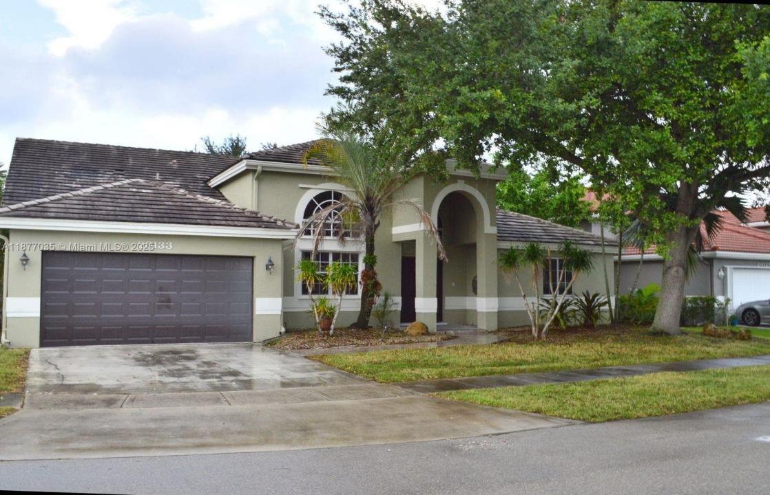 20133 NW 9th Ct, Pembroke Pines, Floride 33029, États-Unis
