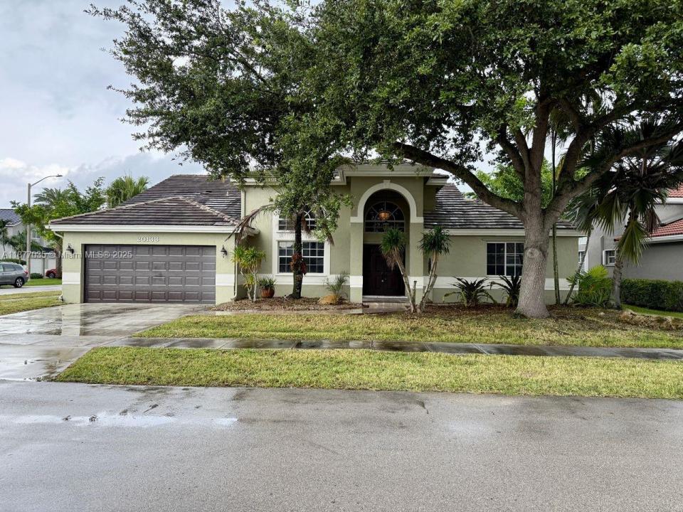 20133 NW 9th Ct, Pembroke Pines, Floride 33029, États-Unis
