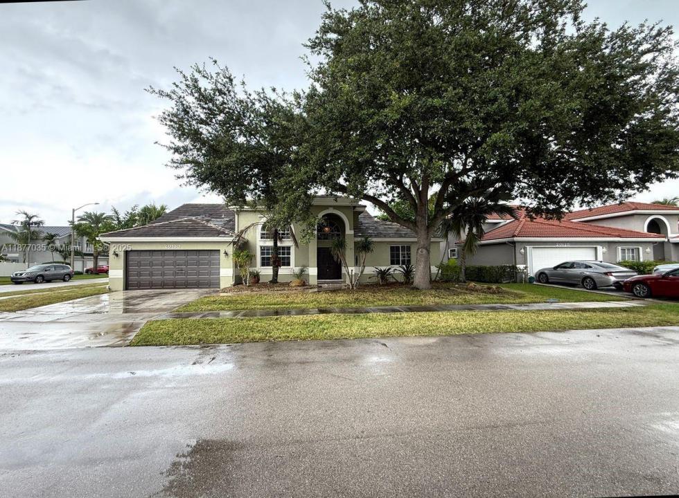 20133 NW 9th Ct, Pembroke Pines, Floride 33029, États-Unis