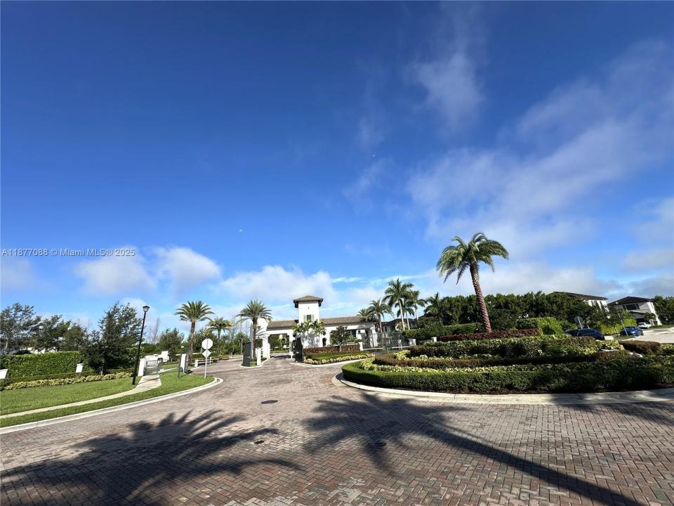 9374 W 32nd Ln, Hialeah, Florida 33018