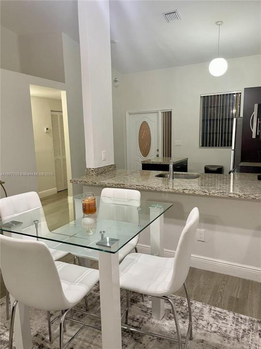 6735 NW 193rd Ln 6735, Hialeah, Flórida 33015, Estados Unidos