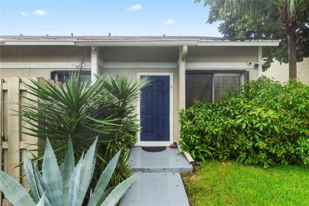 3642 NW 111th Ter, Sunrise, Florida 33351, USA